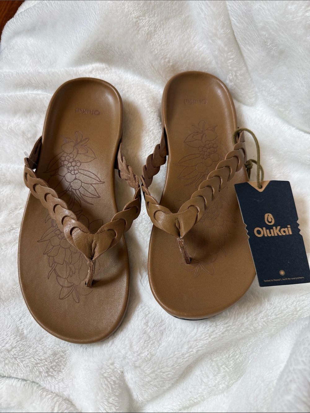 OluKai Women’s Tan Braided Leather Thong Sandals